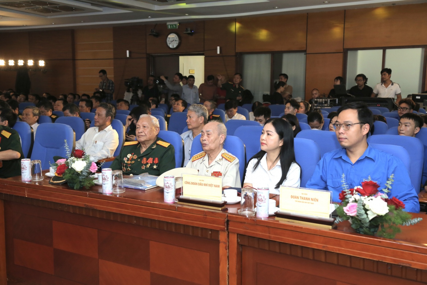 Hội CCB Tập đoàn tổ chức Tọa đàm: “Tiếp lửa truyền thống, cống hiến tương lai” Hội CCB Tập đoàn tổ chức Tọa đàm: “Tiếp lửa truyền thống, cống hiến tương lai”