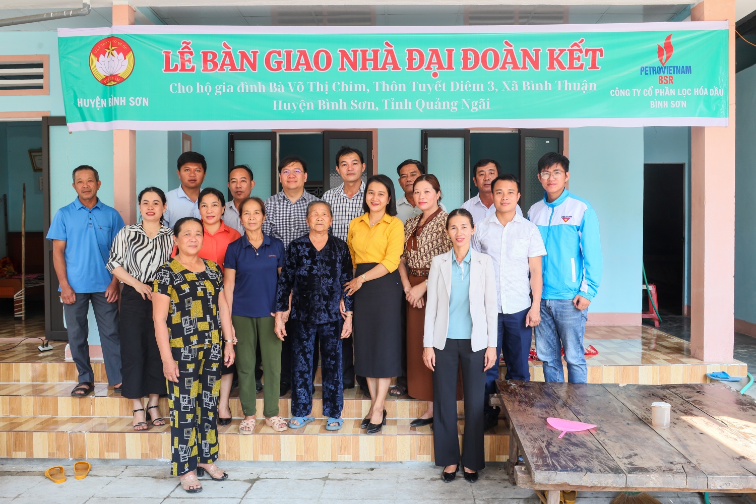 BSR bàn giao nhà Đại đoàn kết nhân dịp kỷ niệm Ngày thống nhất đất nước BSR bàn giao nhà Đại đoàn kết nhân dịp kỷ niệm Ngày thống nhất đất nước