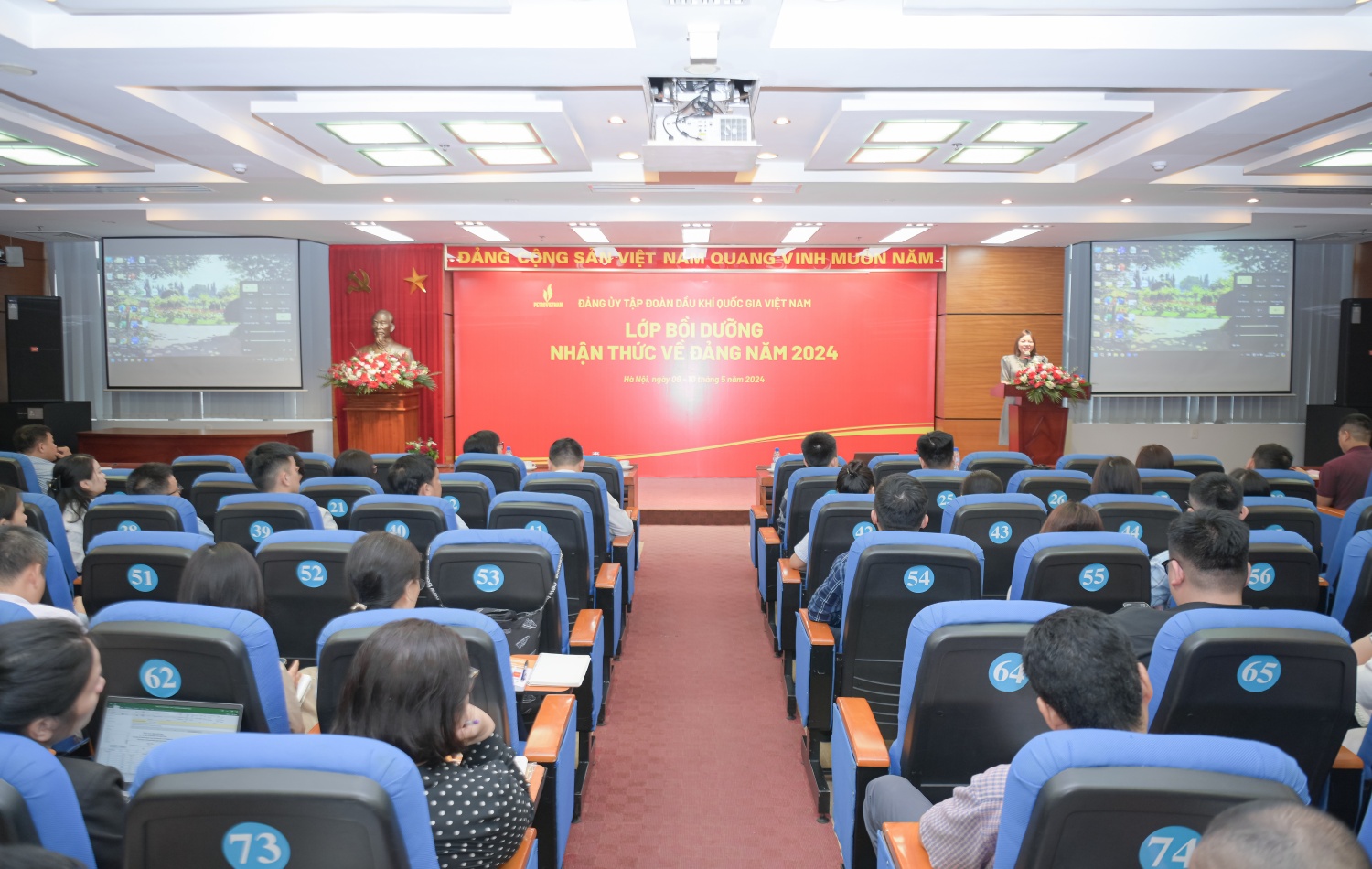 Petrovietnam khai giảng Lớp bồi dưỡng nhận thức về Đảng (lần thứ 2) năm 2024 khu vực Hà Nội Petrovietnam khai giảng Lớp bồi dưỡng nhận thức về Đảng (lần thứ 2) năm 2024 khu vực Hà Nội