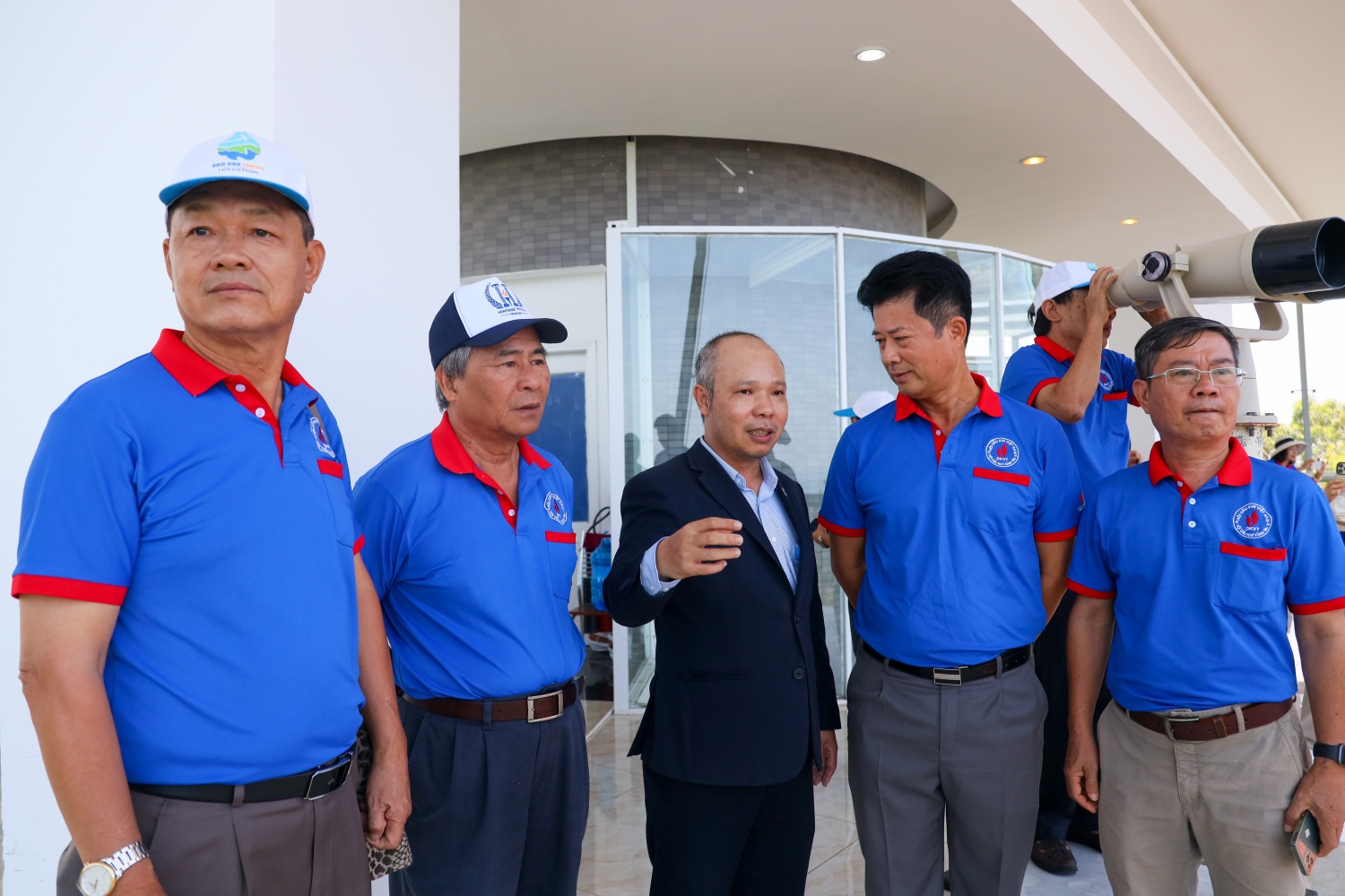 Hội Dầu khí Vũng Tàu và Hội Dầu khí Quảng Ngãi tổ chức giao lưu, gặp mặt tại miền Trung Hội Dầu khí Vũng Tàu và Hội Dầu khí Quảng Ngãi tổ chức giao lưu, gặp mặt tại miền Trung