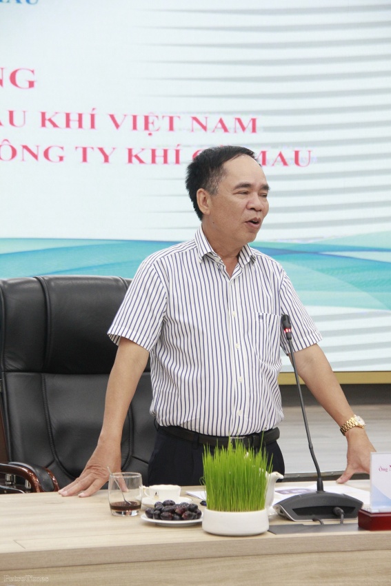 Hội Dầu khí Việt Nam làm việc với Hội Dầu khí Cà Mau và PVCFC Hội Dầu khí Việt Nam làm việc với Hội Dầu khí Cà Mau và PVCFC