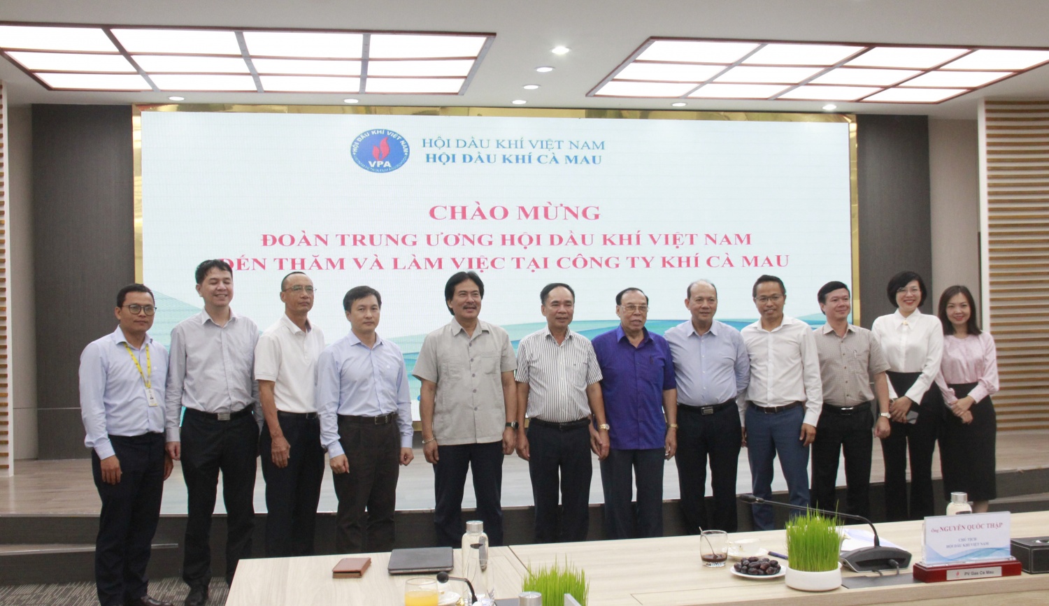 Hội Dầu khí Việt Nam làm việc với Hội Dầu khí Cà Mau và PVCFC Hội Dầu khí Việt Nam làm việc với Hội Dầu khí Cà Mau và PVCFC