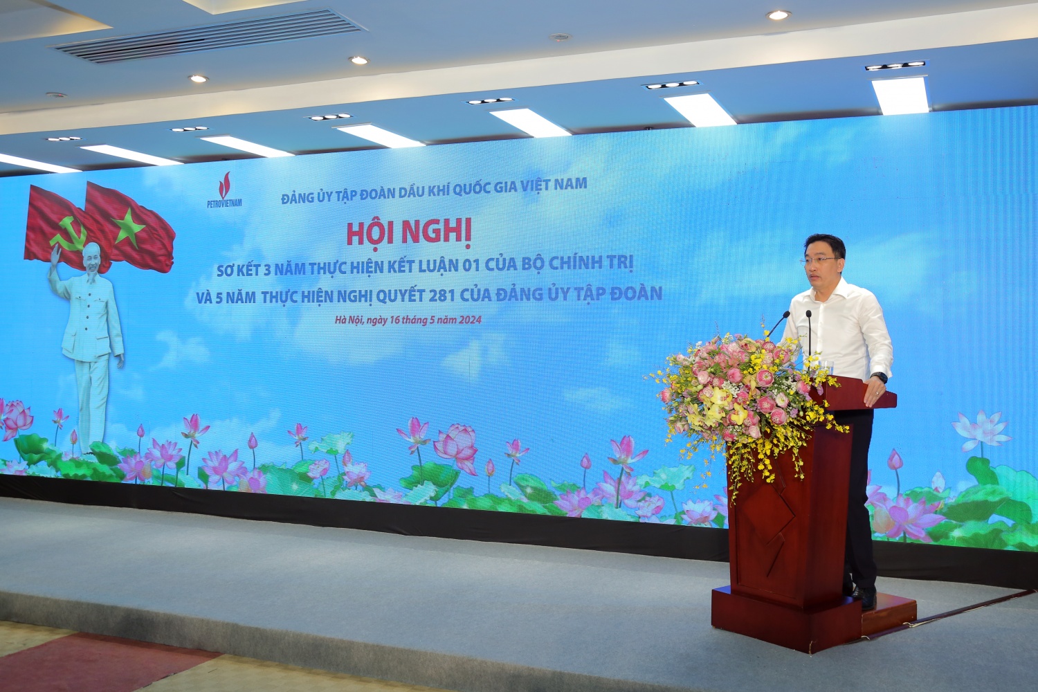 PV GAS phát huy tính tiên phong, gương mẫu của cán bộ, đảng viên qua thực hiện “tự soi, tự sửa” PV GAS phát huy tính tiên phong, gương mẫu của cán bộ, đảng viên qua thực hiện “tự soi, tự sửa”