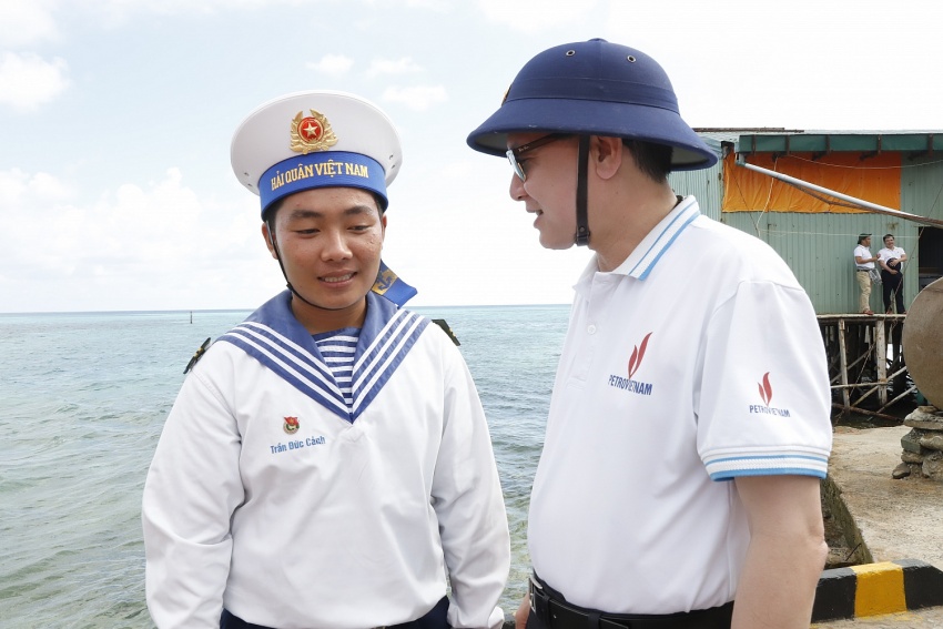 Tập đoàn Dầu khí Việt Nam thăm, động viên cán bộ chiến sĩ, người dân tại huyện đảo Trường Sa và Nhà giàn DK1/9 – Ba Kè Petrovietnam thăm, động viên cán bộ chiến sĩ, người dân tại huyện đảo Trường Sa và Nhà giàn DK1/9 – Ba Kè