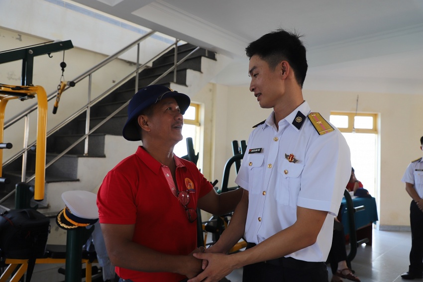 Tập đoàn Dầu khí Việt Nam thăm, động viên cán bộ chiến sĩ, người dân tại huyện đảo Trường Sa và Nhà giàn DK1/9 – Ba Kè Petrovietnam thăm, động viên cán bộ chiến sĩ, người dân tại huyện đảo Trường Sa và Nhà giàn DK1/9 – Ba Kè