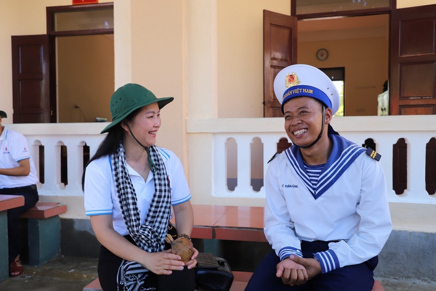 Tập đoàn Dầu khí Việt Nam thăm, động viên cán bộ chiến sĩ, người dân tại huyện đảo Trường Sa và Nhà giàn DK1/9 – Ba Kè Petrovietnam thăm, động viên cán bộ chiến sĩ, người dân tại huyện đảo Trường Sa và Nhà giàn DK1/9 – Ba Kè