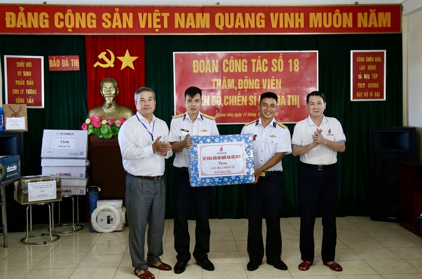 Tập đoàn Dầu khí Việt Nam thăm, động viên cán bộ chiến sĩ, người dân tại huyện đảo Trường Sa và Nhà giàn DK1/9 – Ba Kè Petrovietnam thăm, động viên cán bộ chiến sĩ, người dân tại huyện đảo Trường Sa và Nhà giàn DK1/9 – Ba Kè