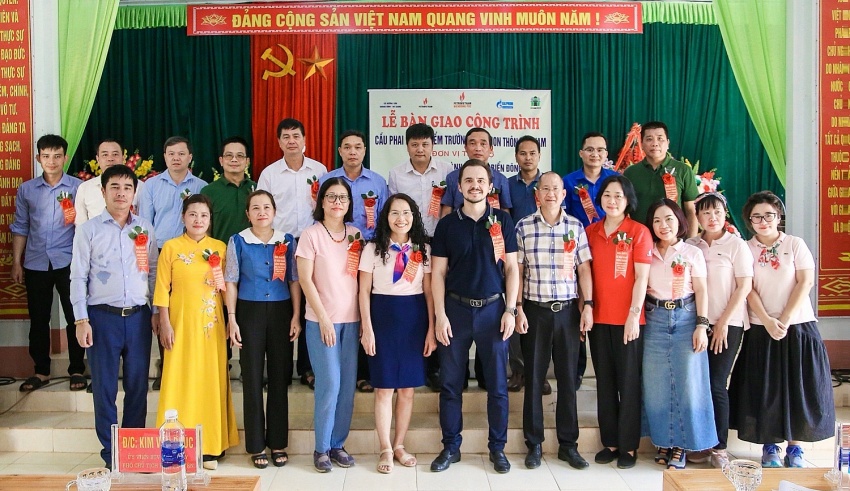 Khánh thành cầu, đường dân sinh tại Hà Giang do BIENDONG POC tài trợ Khánh thành cầu, đường dân sinh tại Hà Giang do BIENDONG POC tài trợ