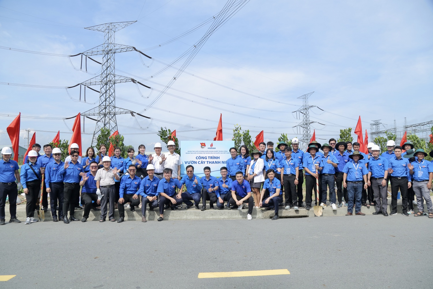 Tuổi trẻ Dầu khí trồng cây phủ xanh Nhà máy Nhiệt điện Sông Hậu 1 Tuổi trẻ Dầu khí trồng cây phủ xanh Nhà máy Nhiệt điện Sông Hậu 1