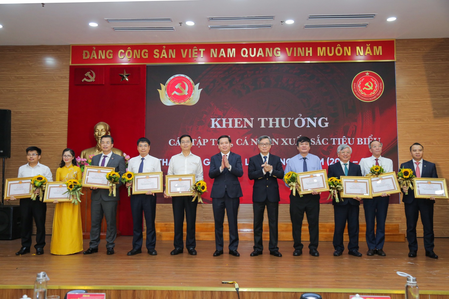 Tạp chí Năng lượng Mới - PetroTimes đạt 2 giải tại Giải Bùa Liềm Vàng Đảng ủy Khối DNTW năm 2023 Tạp chí Năng lượng Mới - PetroTimes đạt 2 giải tại Giải Bùa Liềm Vàng Đảng ủy Khối DNTW năm 2023