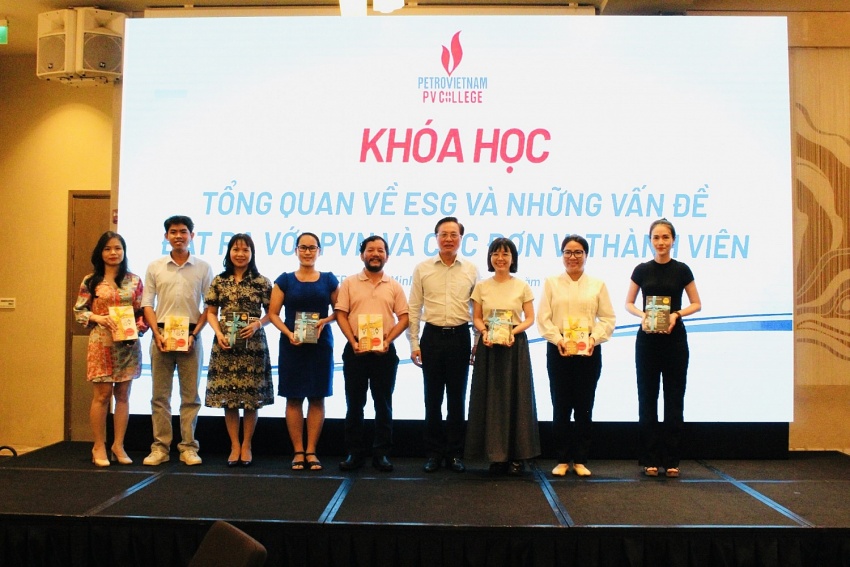 Petrovietnam tổ chức khóa đào tạo thứ hai về ESG cho CBCNV năm 2024 Petrovietnam tổ chức khóa đào tạo thứ hai về ESG cho CBCNV năm 2024