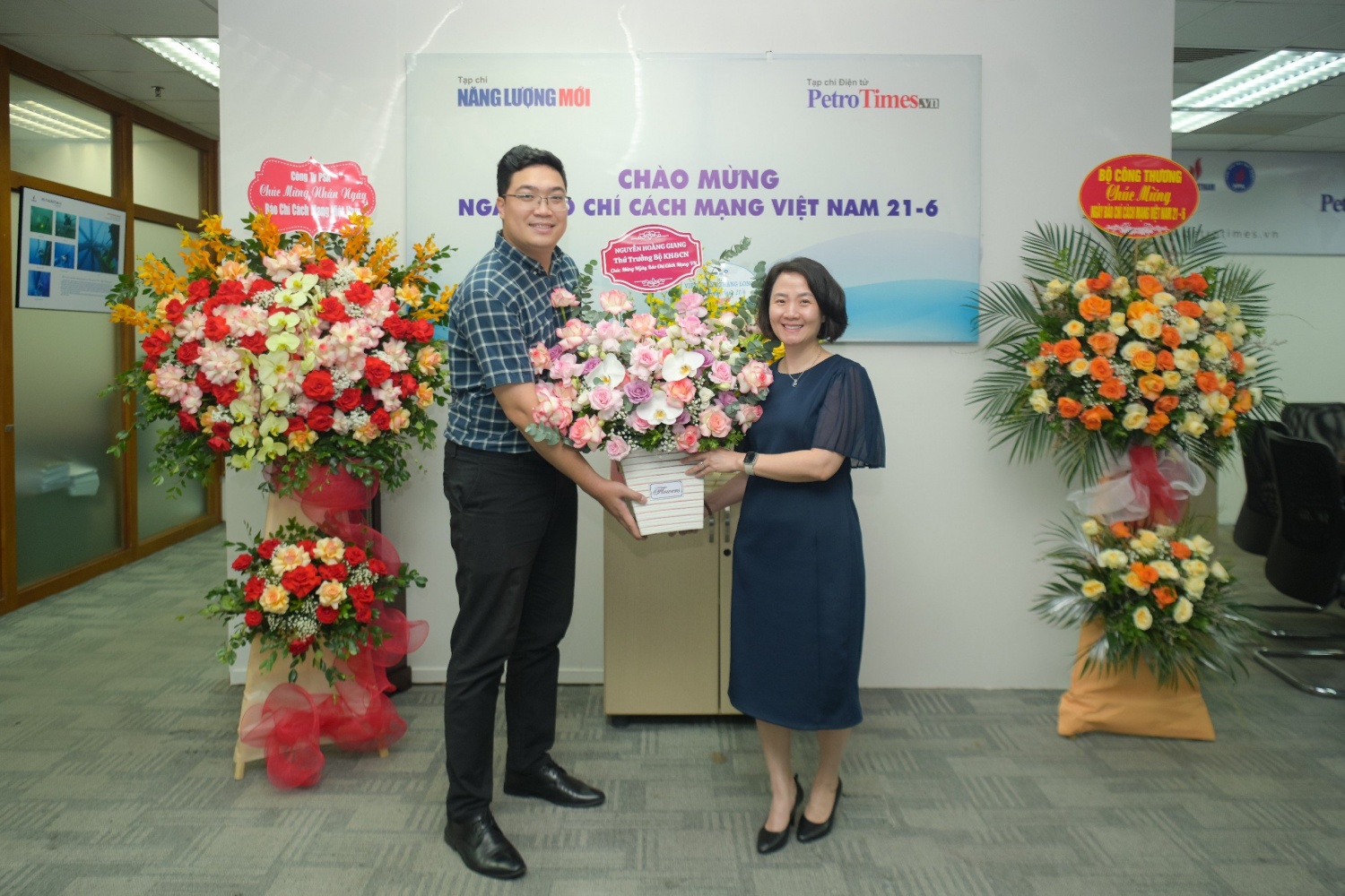 Nhiều doanh nghiệp, tổ chức chúc mừng Tạp chí Năng lượng Mới/PetroTimes nhân ngày Báo chí cách mạng Việt Nam Nhiều đối tác, tổ chức chúc mừng Tạp chí Năng lượng Mới - PetroTimes nhân ngày Báo chí Cách mạng Việt Nam