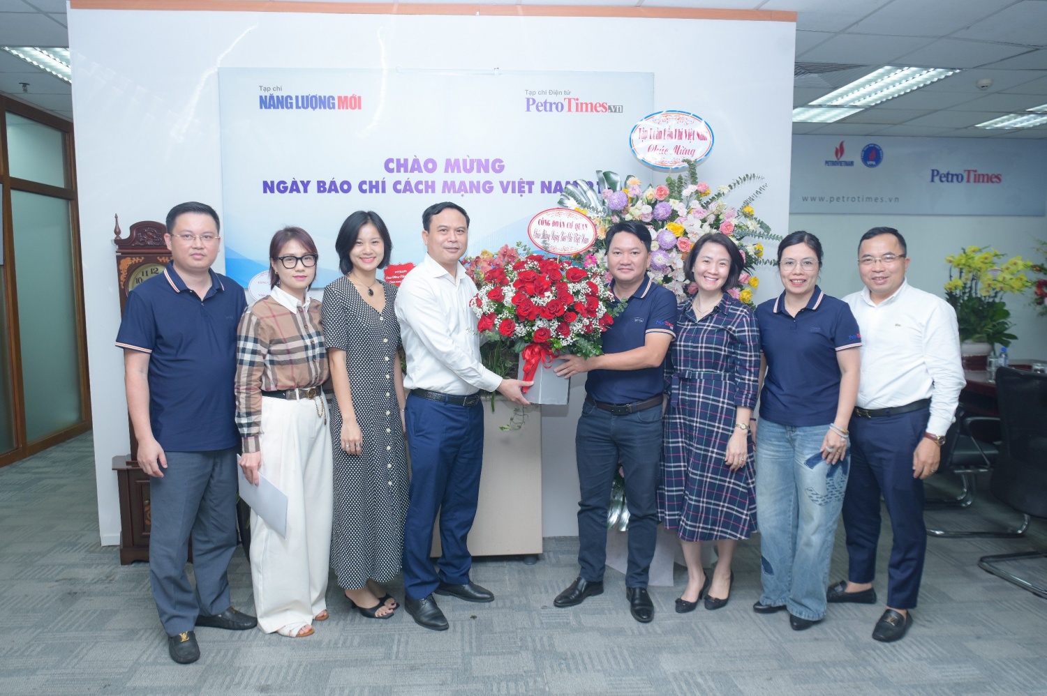 Nhiều doanh nghiệp, tổ chức chúc mừng Tạp chí Năng lượng Mới/PetroTimes nhân ngày Báo chí cách mạng Việt Nam Nhiều đối tác, tổ chức chúc mừng Tạp chí Năng lượng Mới - PetroTimes nhân ngày Báo chí Cách mạng Việt Nam