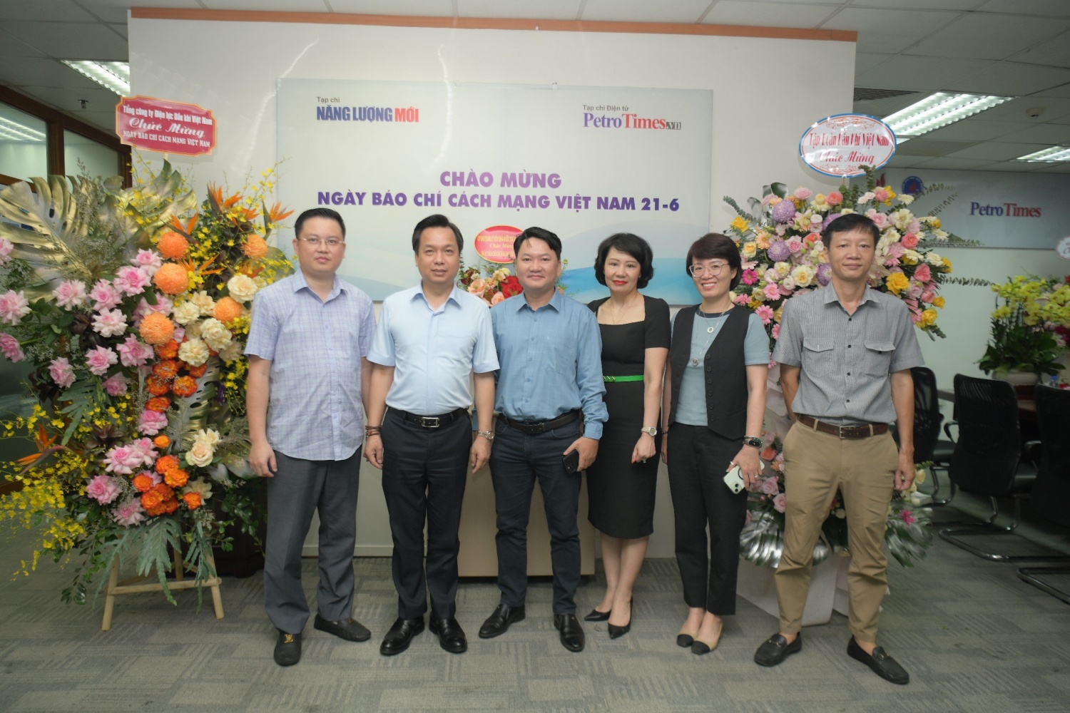 Nhiều đối tác, tổ chức chúc mừng Tạp chí Năng lượng Mới - PetroTimes nhân ngày Báo chí Cách mạng Việt Nam Nhiều đối tác, tổ chức chúc mừng Tạp chí Năng lượng Mới - PetroTimes nhân ngày Báo chí Cách mạng Việt Nam