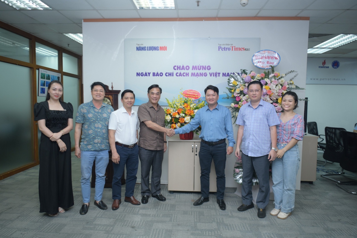 Nhiều doanh nghiệp, tổ chức chúc mừng Tạp chí Năng lượng Mới/PetroTimes nhân ngày Báo chí cách mạng Việt Nam Nhiều đối tác, tổ chức chúc mừng Tạp chí Năng lượng Mới - PetroTimes nhân ngày Báo chí Cách mạng Việt Nam