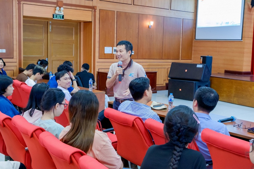 Sinh Viên Trường Đại Học Bách Khoa TP.HCM tham quan kiến tập tại Vietsovpetro Sinh viên Trường Đại học Bách khoa TP Hồ Chí Minh tham quan, kiến tập tại Vietsovpetro
