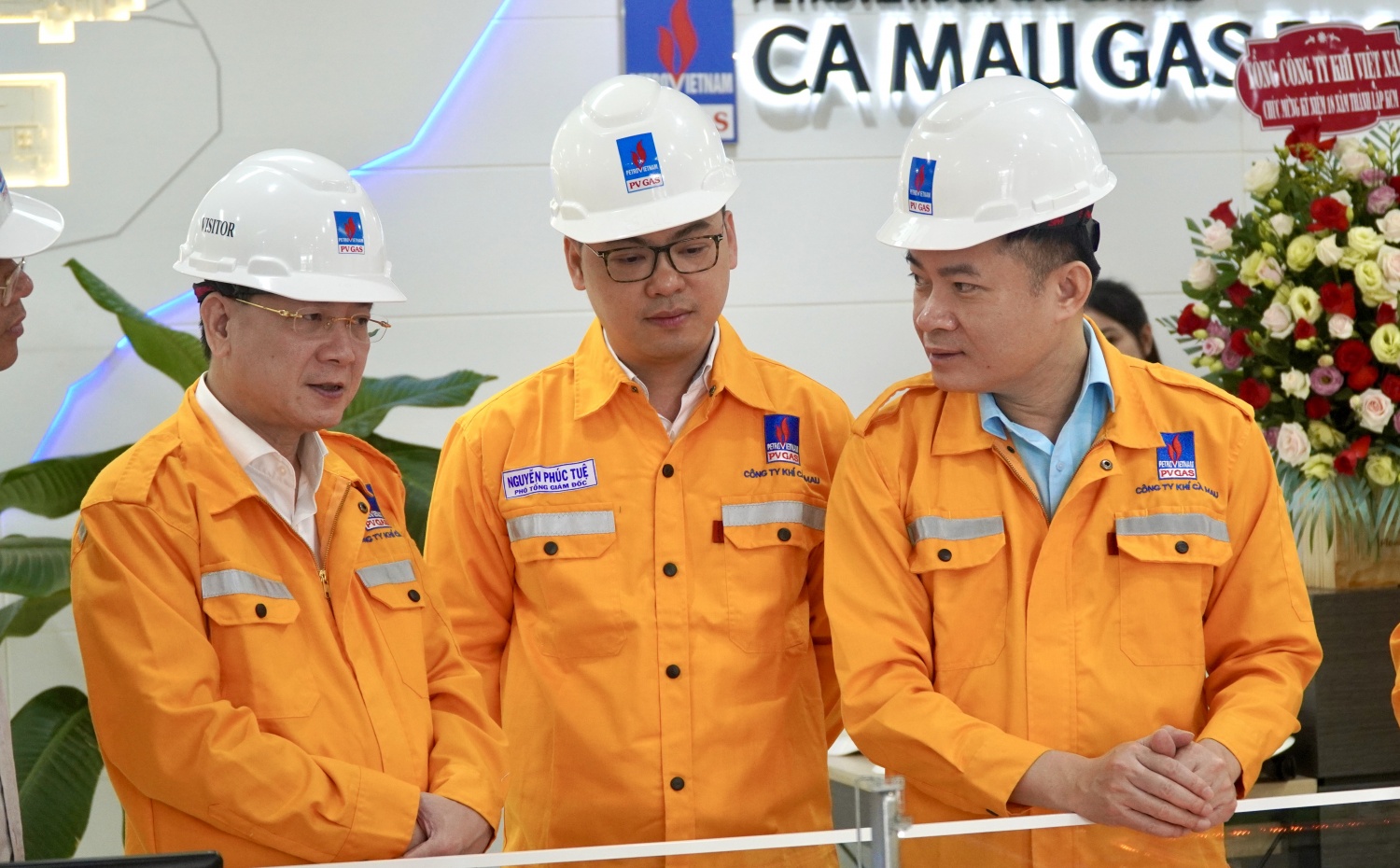 Đoàn công tác Petrovietnam thăm Nhà máy xử lý Khí - Công ty Khí Cà Mau Đoàn công tác Petrovietnam thăm và làm việc tại Nhà máy Xử lý khí Cà Mau