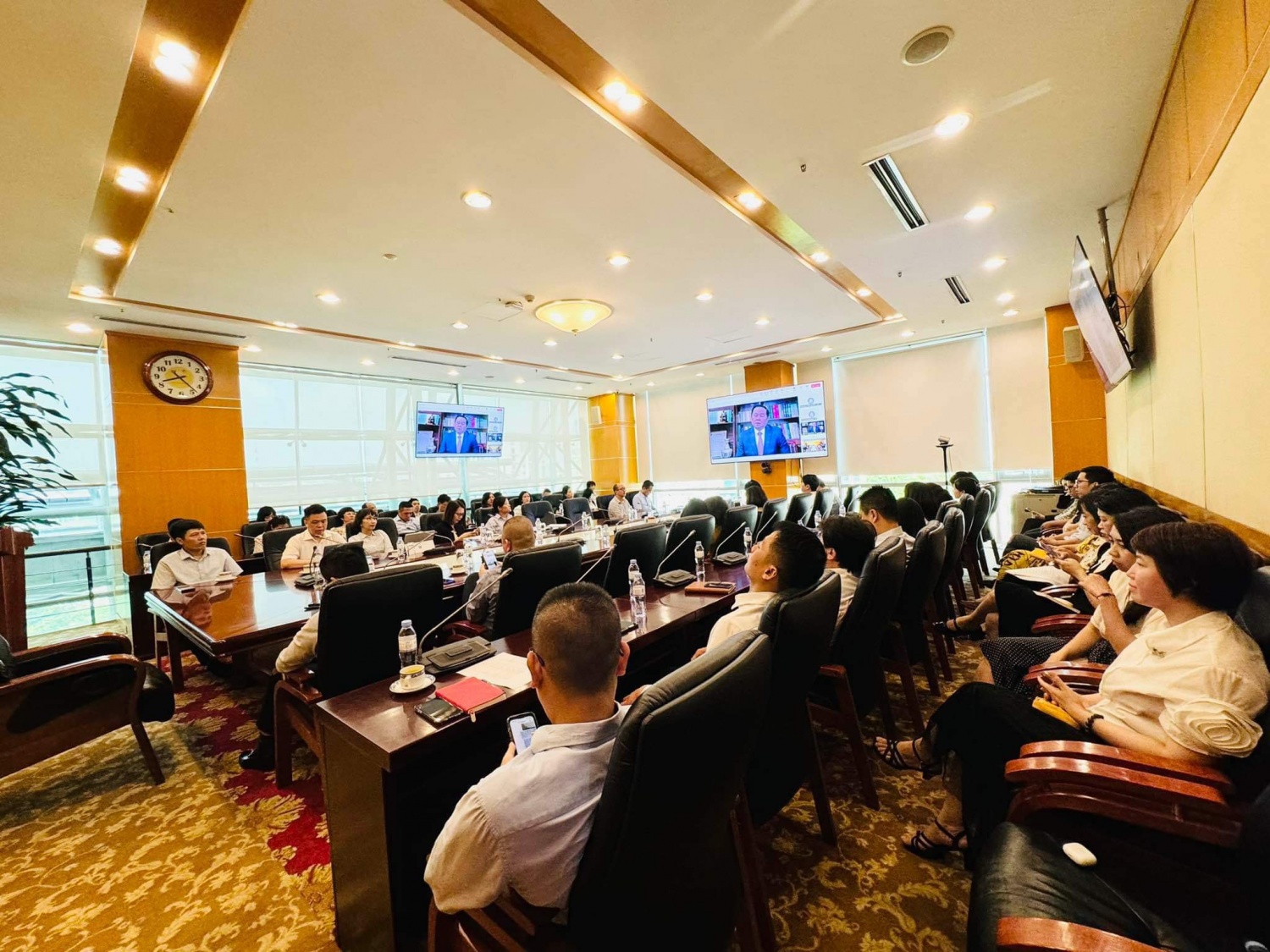 Gần 9 nghìn đảng viên Đảng bộ Tập đoàn Dầu khí Quốc gia Việt Nam học tập, quán triệt Quy định 144 QĐ/TW và Chỉ thị số 35-QĐ/TW Gần 9.000 đảng viên Đảng bộ Tập đoàn Dầu khí Quốc gia Việt Nam tham gia học tập, quán triệt Quy định số 144-QĐ/TW và Chỉ thị số 35-CT/TW