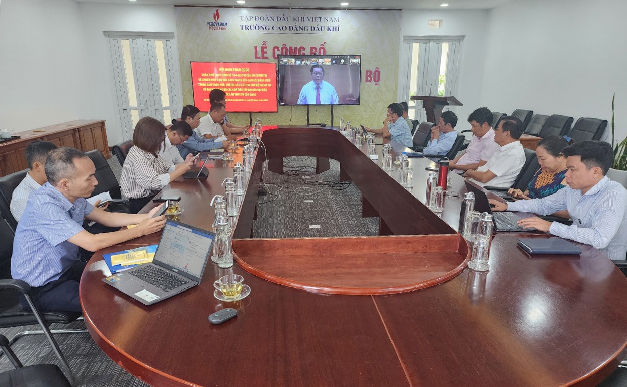 Gần 9.000 đảng viên Đảng bộ Tập đoàn Dầu khí Quốc gia Việt Nam tham gia học tập, quán triệt Quy định số 144-QĐ/TW và Chỉ thị số 35-CT/TW Gần 9.000 đảng viên Đảng bộ Tập đoàn Dầu khí Quốc gia Việt Nam tham gia học tập, quán triệt Quy định số 144-QĐ/TW và Chỉ thị số 35-CT/TW