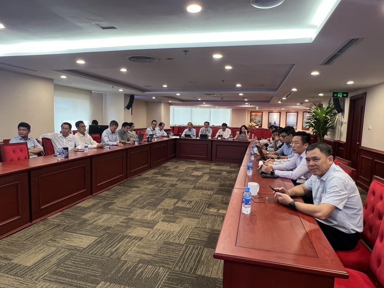 Gần 9 nghìn đảng viên Đảng bộ Tập đoàn Dầu khí Quốc gia Việt Nam học tập, quán triệt Quy định 144 QĐ/TW và Chỉ thị số 35-QĐ/TW Gần 9.000 đảng viên Đảng bộ Tập đoàn Dầu khí Quốc gia Việt Nam tham gia học tập, quán triệt Quy định số 144-QĐ/TW và Chỉ thị số 35-CT/TW