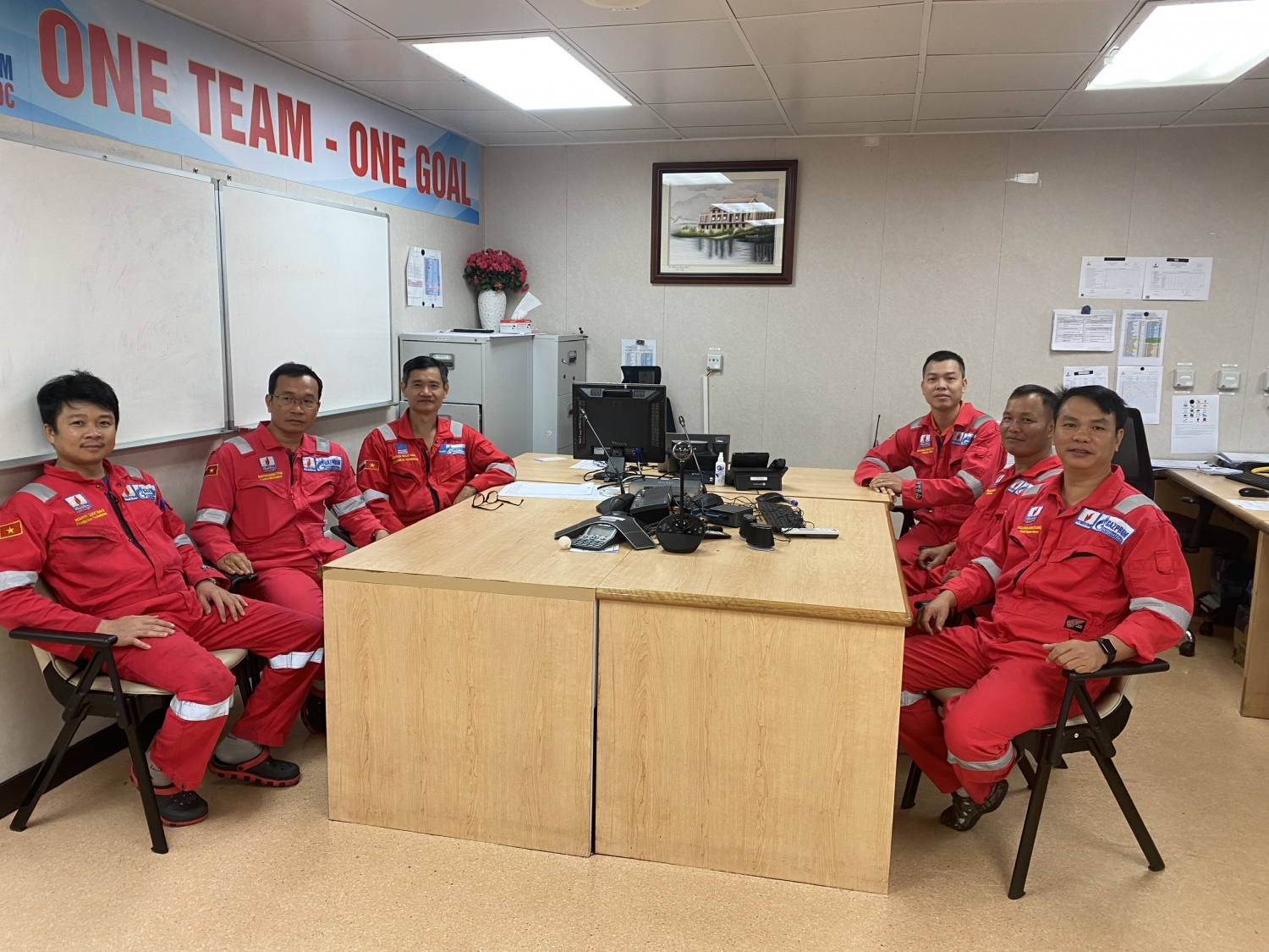 Gần 9 nghìn đảng viên Đảng bộ Tập đoàn Dầu khí Quốc gia Việt Nam học tập, quán triệt Quy định 144 QĐ/TW và Chỉ thị số 35-QĐ/TW Gần 9.000 đảng viên Đảng bộ Tập đoàn Dầu khí Quốc gia Việt Nam tham gia học tập, quán triệt Quy định số 144-QĐ/TW và Chỉ thị số 35-CT/TW