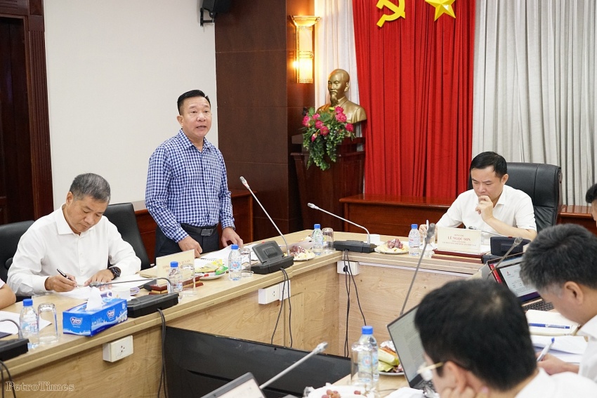 Tổng Giám đốc Petrovietnam Lê Ngọc Sơn làm việc với PVE Tổng Giám đốc Petrovietnam Lê Ngọc Sơn làm việc với PVE