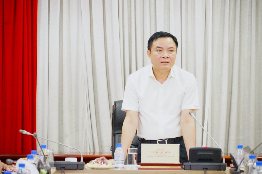 Tổng Giám đốc Petrovietnam Lê Ngọc Sơn làm việc với PVE Tổng Giám đốc Petrovietnam Lê Ngọc Sơn làm việc với PVE