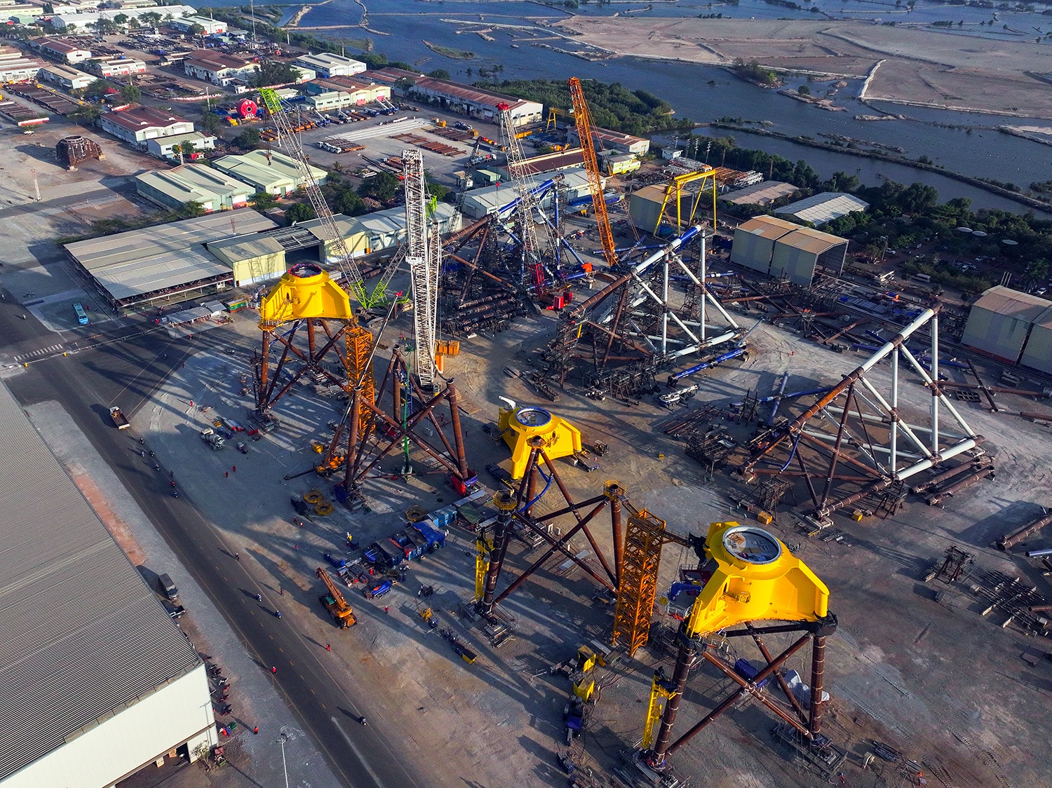 Petrovietnam hoàn thành vượt mức kế hoạch SXKD 6 tháng đầu năm Petrovietnam hoàn thành vượt mức kế hoạch SXKD 6 tháng đầu năm