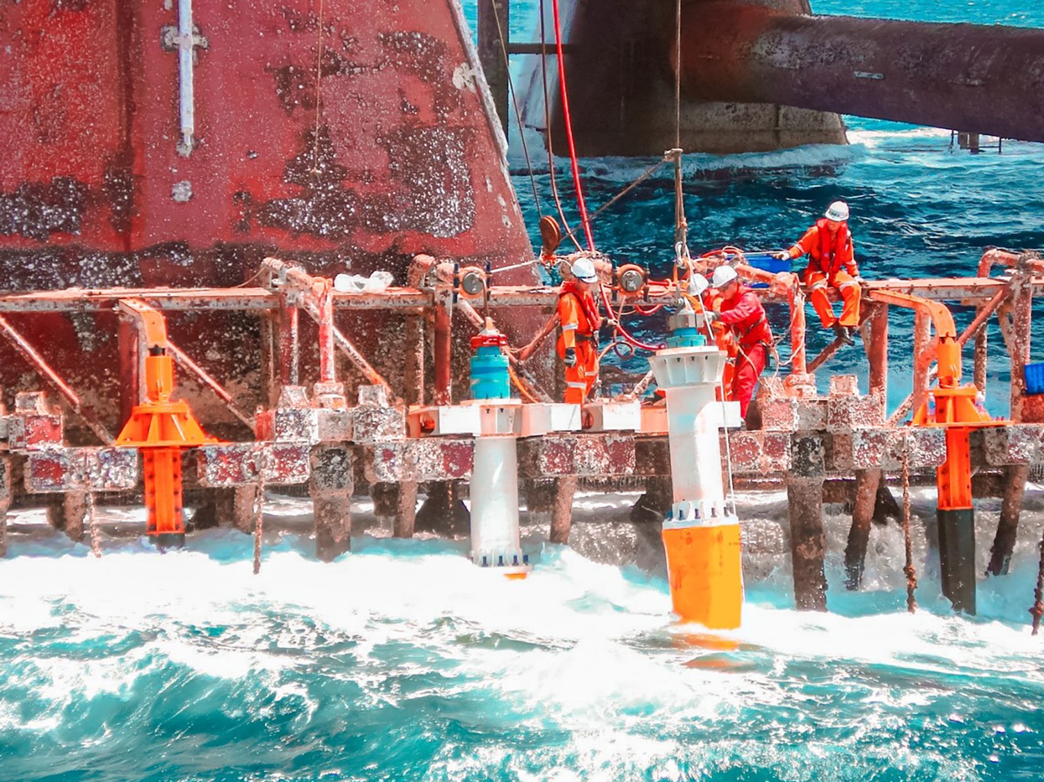Petrovietnam hoàn thành vượt mức kế hoạch SXKD 6 tháng đầu năm Petrovietnam hoàn thành vượt mức kế hoạch SXKD 6 tháng đầu năm