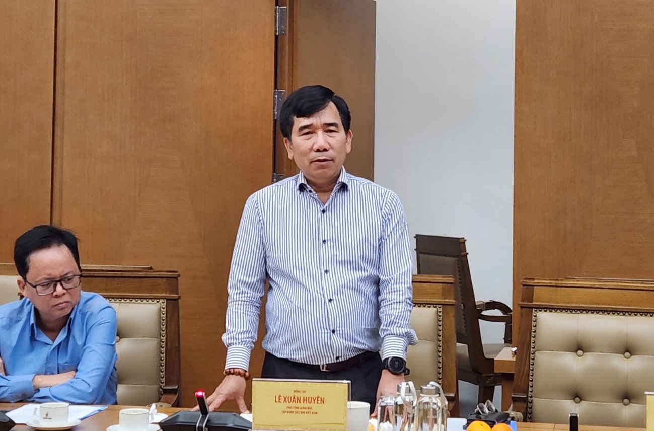 Quảng Ngãi sẽ tạo điều kiện tối đa để Petrovietnam mở rộng hoạt động trên địa bàn Tỉnh Quảng Ngãi sẽ tạo điều kiện tối đa để Petrovietnam mở rộng hoạt động trên địa bàn Tỉnh
