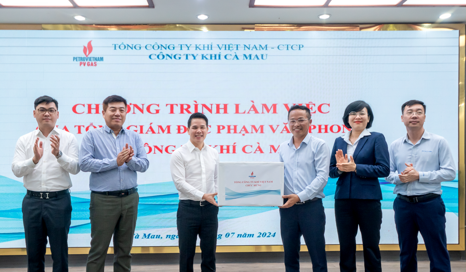 Chúc mừng PV GAS CA MAU tròn 18 năm xây dựng và trưởng thành Chúc mừng PV GAS CA MAU tròn 18 năm xây dựng và trưởng thành