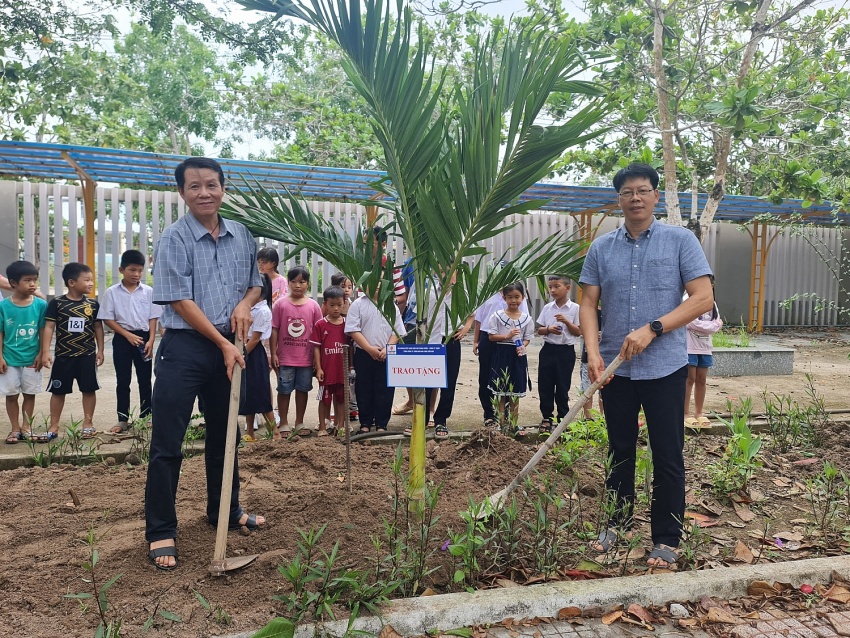 PVEP-POC với thông điệp “Bờ Biển Sạch – Tương Lai Xanh” PVEP-POC lan tỏa thông điệp “Bờ biển sạch – Tương lai xanh”