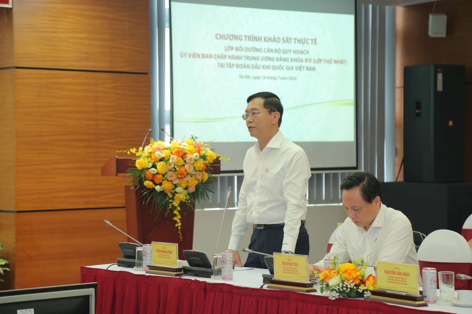 Lớp bồi dưỡng cán bộ quy hoạch Ủy viên BCH Trung ương khóa XIV khảo sát thực tế tại Petrovietnam Lớp bồi dưỡng cán bộ quy hoạch Ủy viên BCH Trung ương khóa XIV khảo sát thực tế tại Petrovietnam