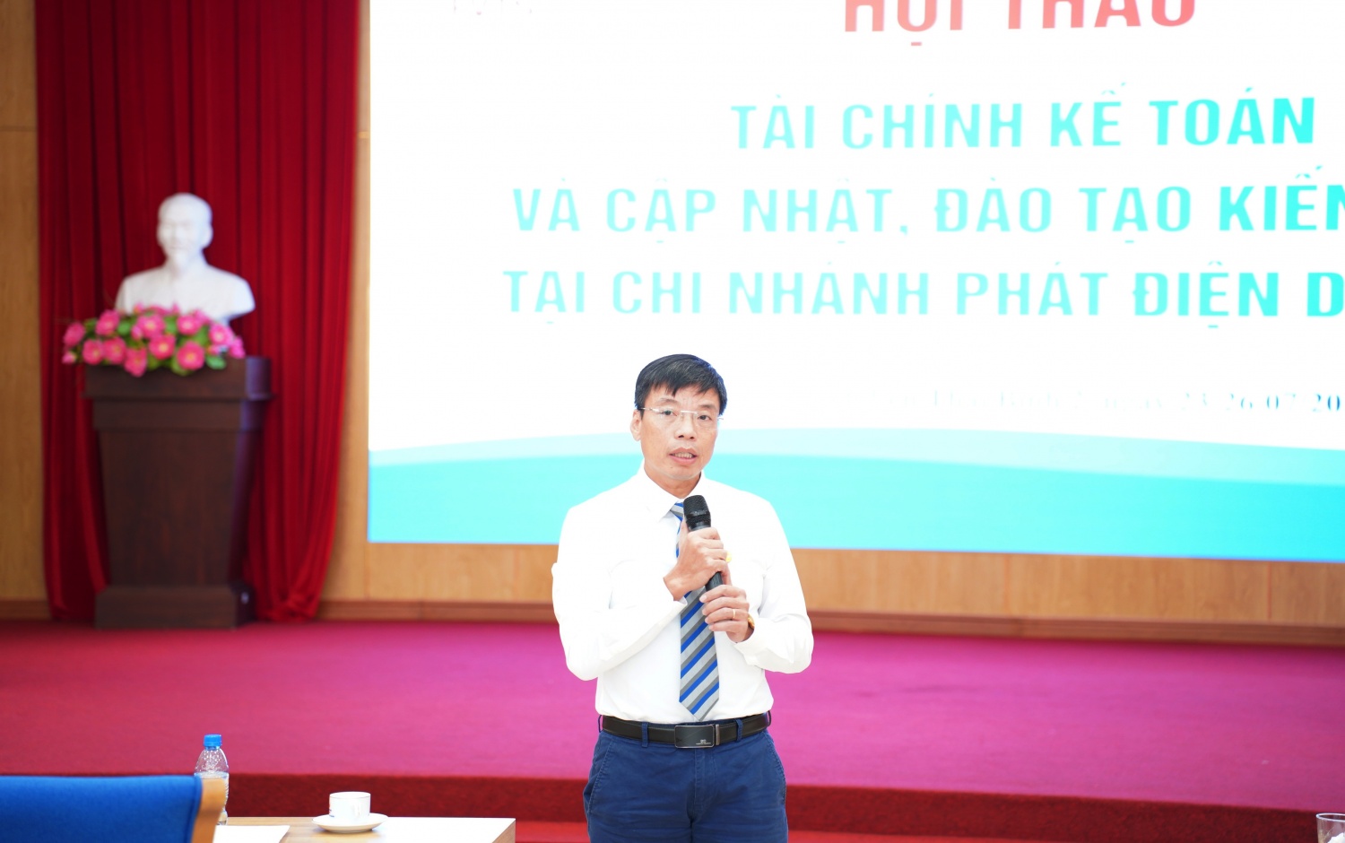 Chi nhánh Phát điện Dầu khí tổ chức đào tạo nghiệp vụ cho cán bộ tài chính - kế toán Chi nhánh Phát điện Dầu khí tổ chức đào tạo nghiệp vụ cho cán bộ tài chính - kế toán