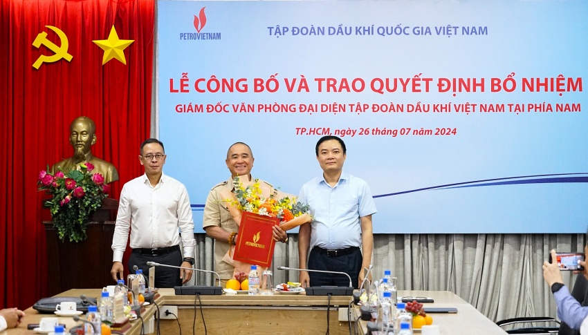 Bổ nhiệm Giám đốc Văn phòng đại diện Tập đoàn Dầu khí Việt Nam tại phía Nam Bổ nhiệm Giám đốc Văn phòng đại diện Tập đoàn Dầu khí Việt Nam tại phía Nam