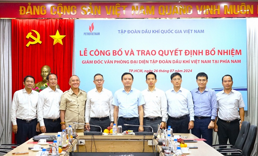 Bổ nhiệm Giám đốc Văn phòng đại diện Tập đoàn Dầu khí Việt Nam tại phía Nam Bổ nhiệm Giám đốc Văn phòng đại diện Tập đoàn Dầu khí Việt Nam tại phía Nam