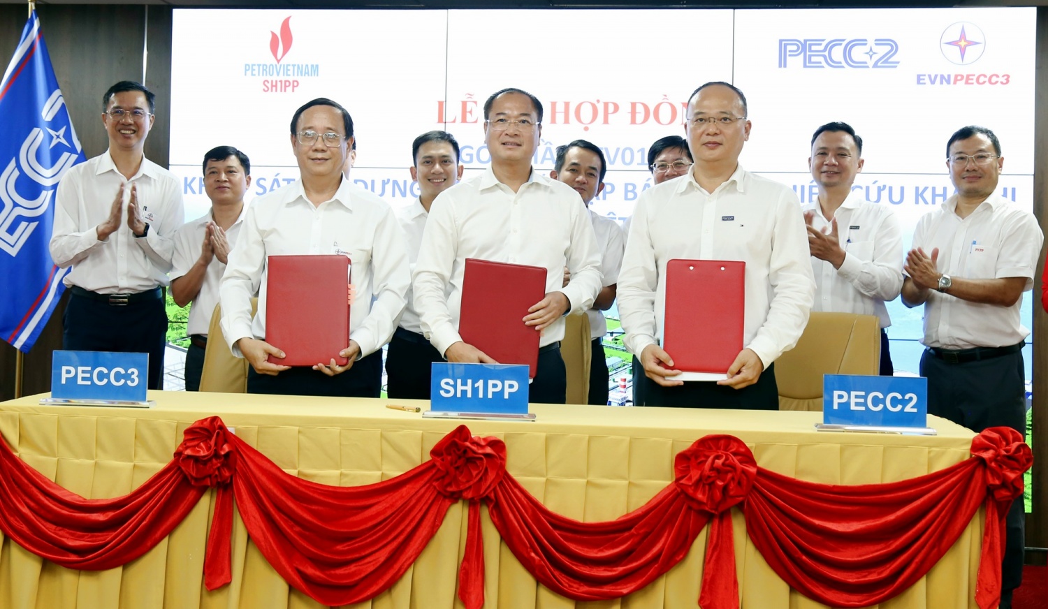 Ban QLDA Sông Hậu 1 và Liên danh PECC2-PECC3 ký kết các hợp đồng về Dự án Ô Môn III Ban QLDA Sông Hậu 1 và Liên danh PECC2-PECC3 ký kết các hợp đồng Dự án Ô Môn III