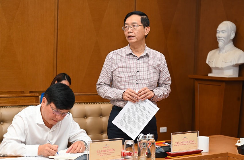 Đồng chí Trần Quang Dũng - Phó Bí thư thường trực Đảng ủy Tập đoàn phát biểu chỉ đạo Hội nghị Đồng chí Trần Quang Dũng - Phó Bí thư thường trực Đảng ủy Tập đoàn phát biểu chỉ đạo Hội nghị