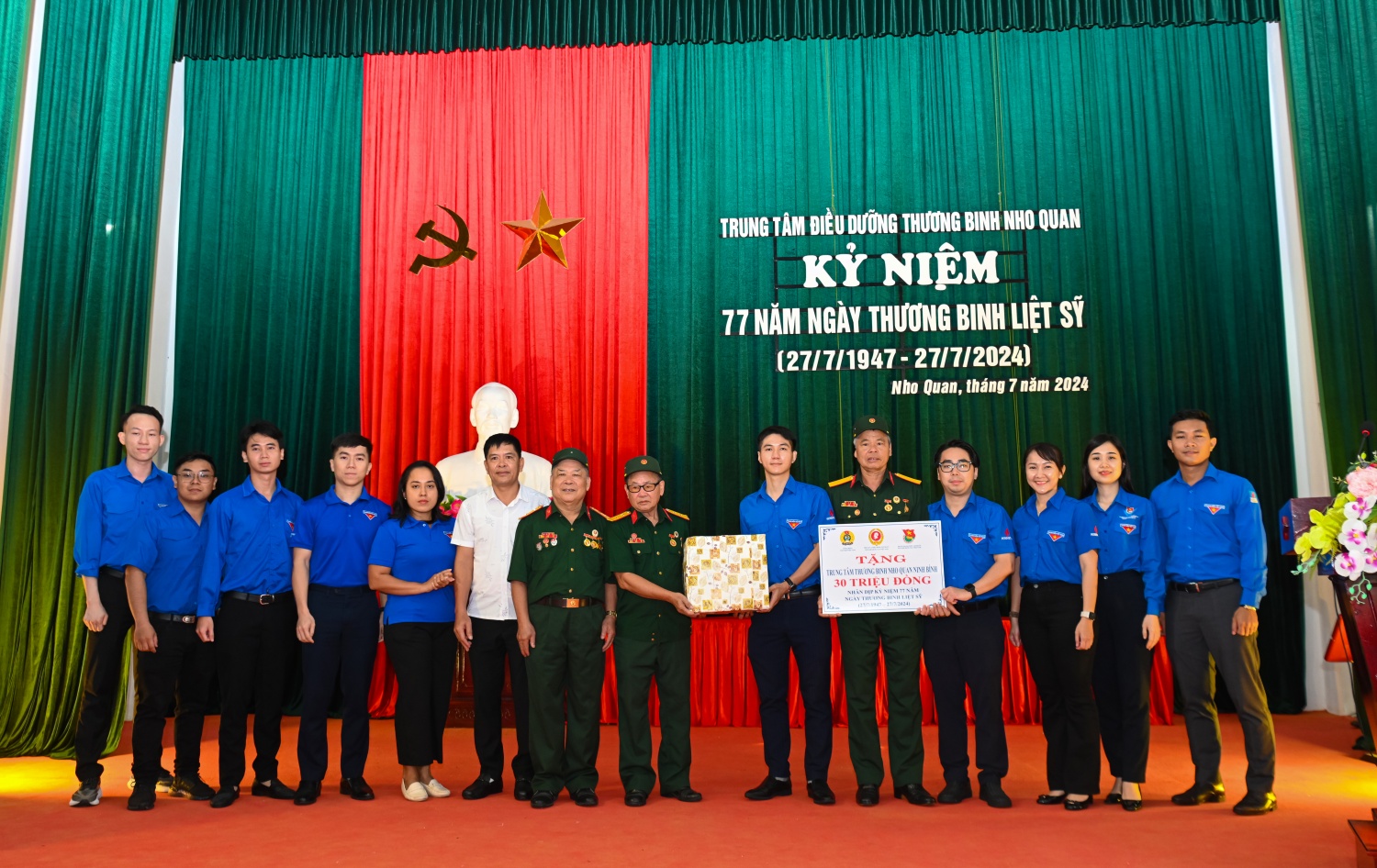 Đoàn Thanh niên Petrovietnam thăm và tặng quà các thương, bệnh binh tại Ninh Bình và Hà Nam Đoàn Thanh niên Tập đoàn thăm và tặng quà các thương, bệnh binh tại Ninh Bình và Hà Nam