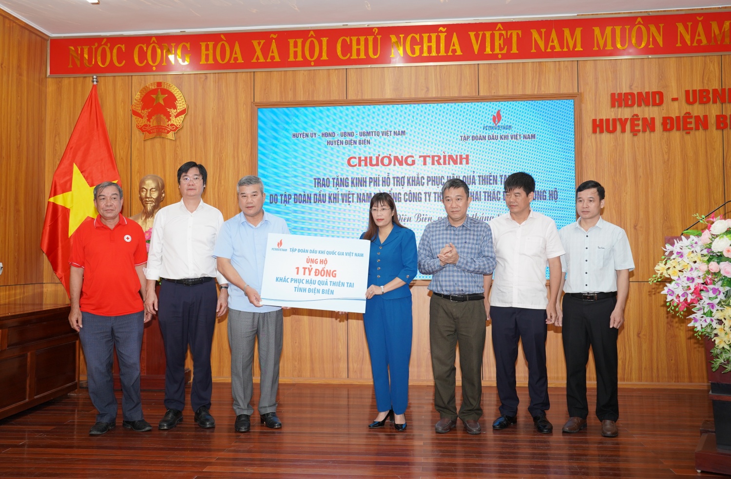 Mưa lũ gây thiệt hại nặng nề cho nhân dân hai tỉnh Sơn La và Điện Biên Mưa lũ gây thiệt hại nặng nề cho nhân dân hai tỉnh Sơn La và Điện Biên
