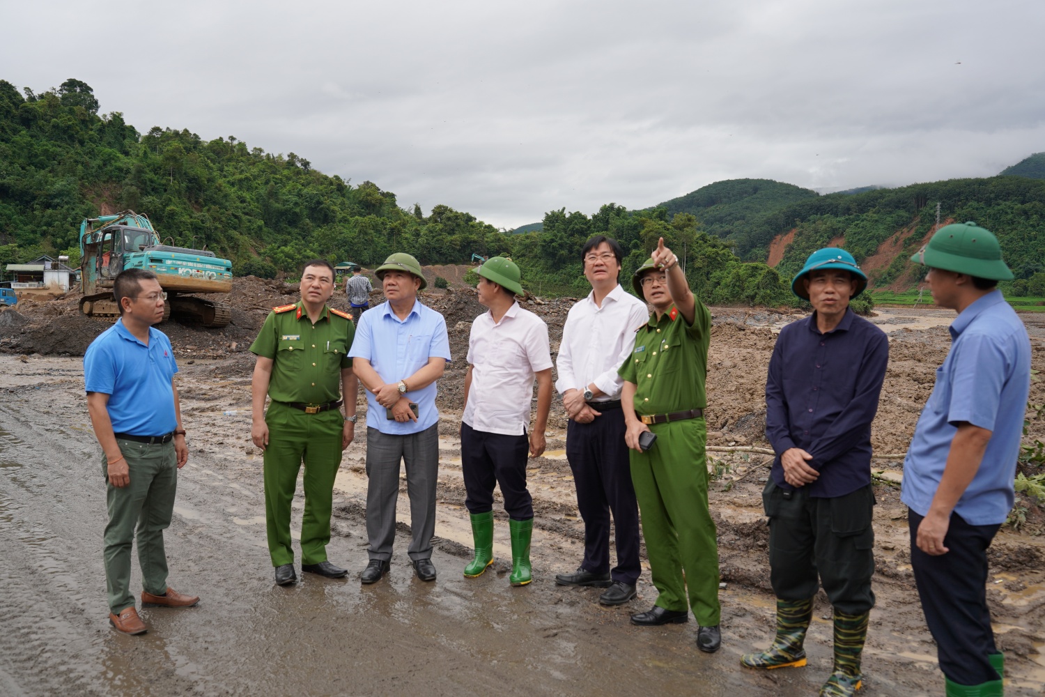 Mưa lũ gây thiệt hại nặng nề cho nhân dân hai tỉnh Sơn La và Điện Biên Mưa lũ gây thiệt hại nặng nề cho nhân dân hai tỉnh Sơn La và Điện Biên