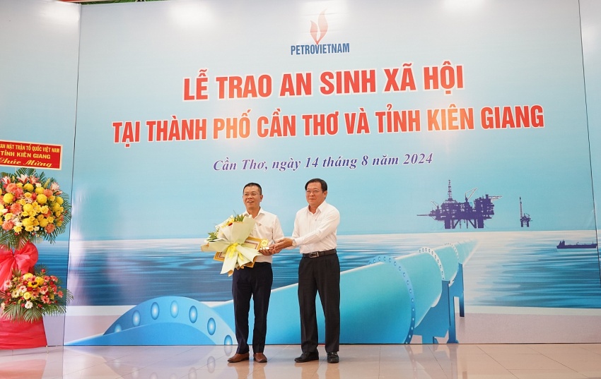 Petrovietnam thực hiện an sinh xã hội và phát động trồng cây tại TP Cần Thơ Petrovietnam ủng hộ 6 tỷ đồng xây nhà Đại đoàn kết tại Cần Thơ và Kiên Giang