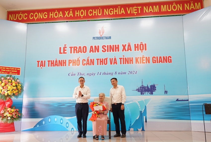 Petrovietnam thực hiện an sinh xã hội và phát động trồng cây tại TP Cần Thơ Petrovietnam ủng hộ 6 tỷ đồng xây nhà Đại đoàn kết tại Cần Thơ và Kiên Giang