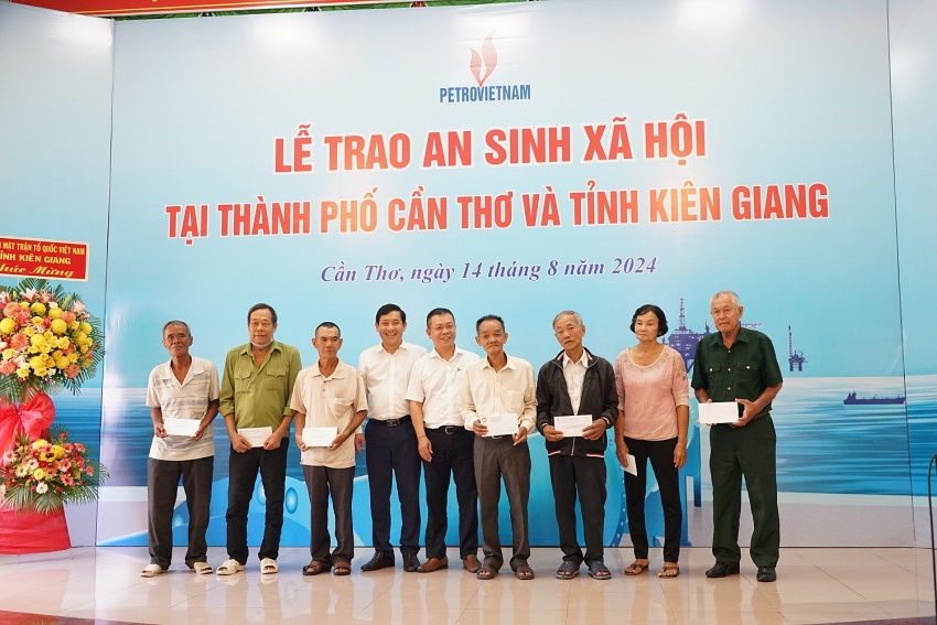 Petrovietnam thực hiện an sinh xã hội và phát động trồng cây tại TP Cần Thơ Petrovietnam ủng hộ 6 tỷ đồng xây nhà Đại đoàn kết tại Cần Thơ và Kiên Giang