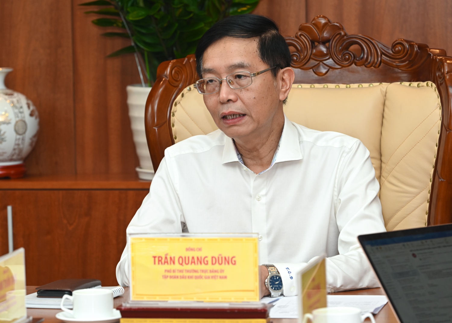 đồng chí Trần Quang Dũng - Phó Bí thư thường trực Đảng ủy Tập đoàn phát biểu tại cuộc họp Petrovietnam thực hiện vận động “Người Việt Nam ưu tiên dùng hàng Việt Nam”
