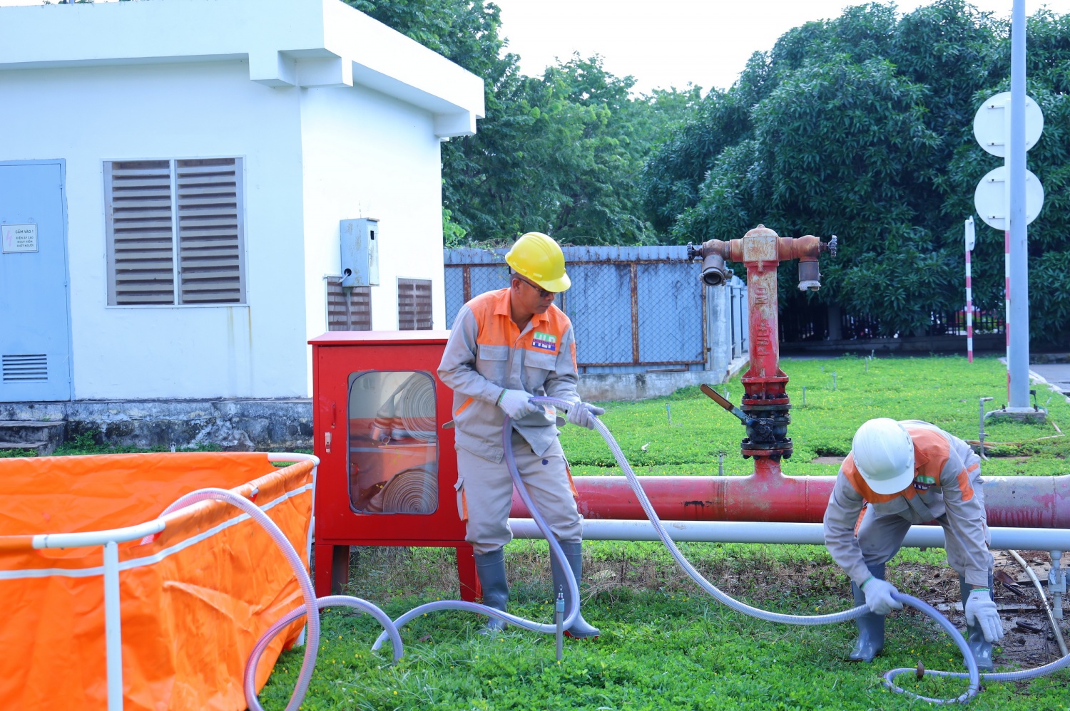 Các bước thực hành xử lý sự cố dầu tràn Các bước thực hành xử lý sự cố dầu tràn