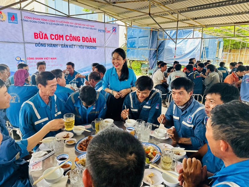 Bữa cơm Công đoàn PETROCONs – Đồng hành, gắn kết, yêu thương Bữa cơm Công đoàn PETROCONs – Đồng hành, gắn kết, yêu thương