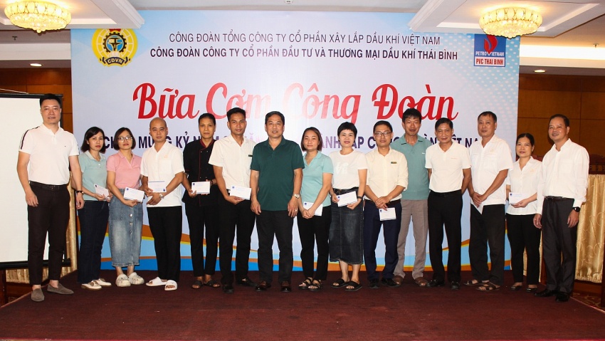 Bữa cơm Công đoàn PETROCONs – Đồng hành, gắn kết, yêu thương Bữa cơm Công đoàn PETROCONs – Đồng hành, gắn kết, yêu thương