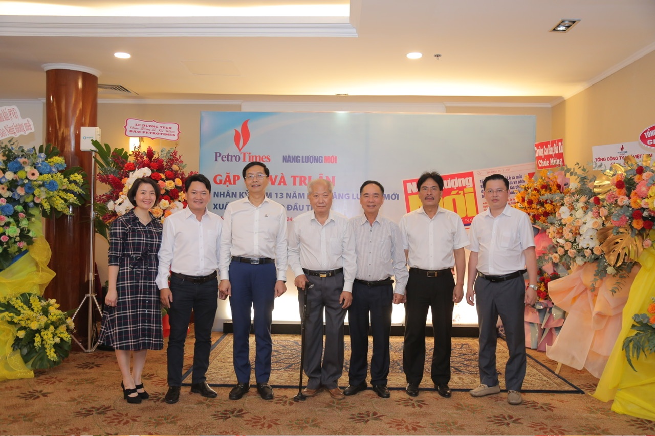 Lãnh đạo Petrovietnam, Hội Dầu khí Việt Nam và Tạp chí Năng lượng mới tri ân những đóng góp của ông Ngô Thường San Lãnh đạo Petrovietnam, Hội Dầu khí Việt Nam và Tạp chí Năng lượng mới tri ân những đóng góp của ông Ngô Thường San