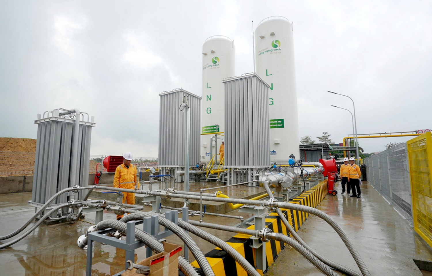 Trạm LNG đầu tiên của miền Bắc được đưa vào sử dụng tại Nhà máy Catalan – Bắc Ninh Trạm LNG đầu tiên của miền Bắc được đưa vào sử dụng tại Nhà máy Catalan – Bắc Ninh
